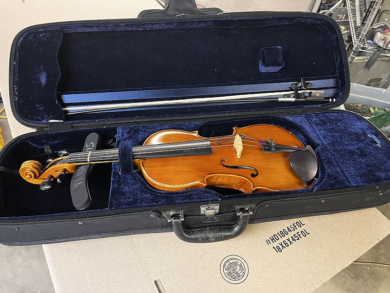 Samuel Eastman VL100 4/4 Violin w Case