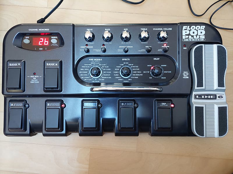 Line 6 POD HD400 Multi-Effect and Amp Modeler