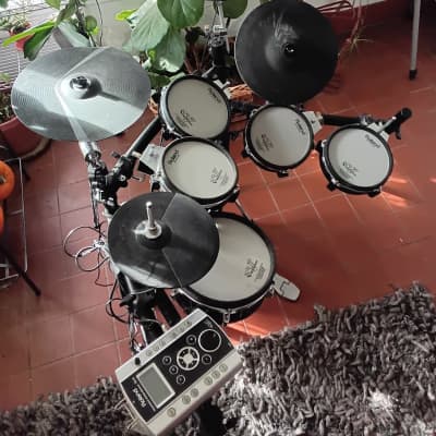 Roland V-Drum kit TD-9 electronic drums