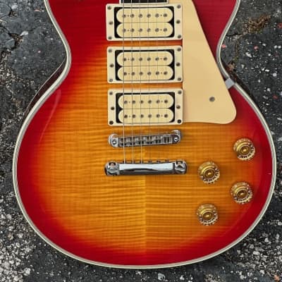 Gibson Les Paul Ace Frehley Signature 1998 - a stunning Cherry'burst example that is truly mint in all respects. image 1
