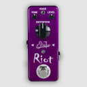 Suhr Riot Mini Distortion pedal