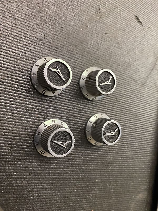 Peavey T40 ,T60 , T15 1978 Metal knobs original set of 4 Reverb