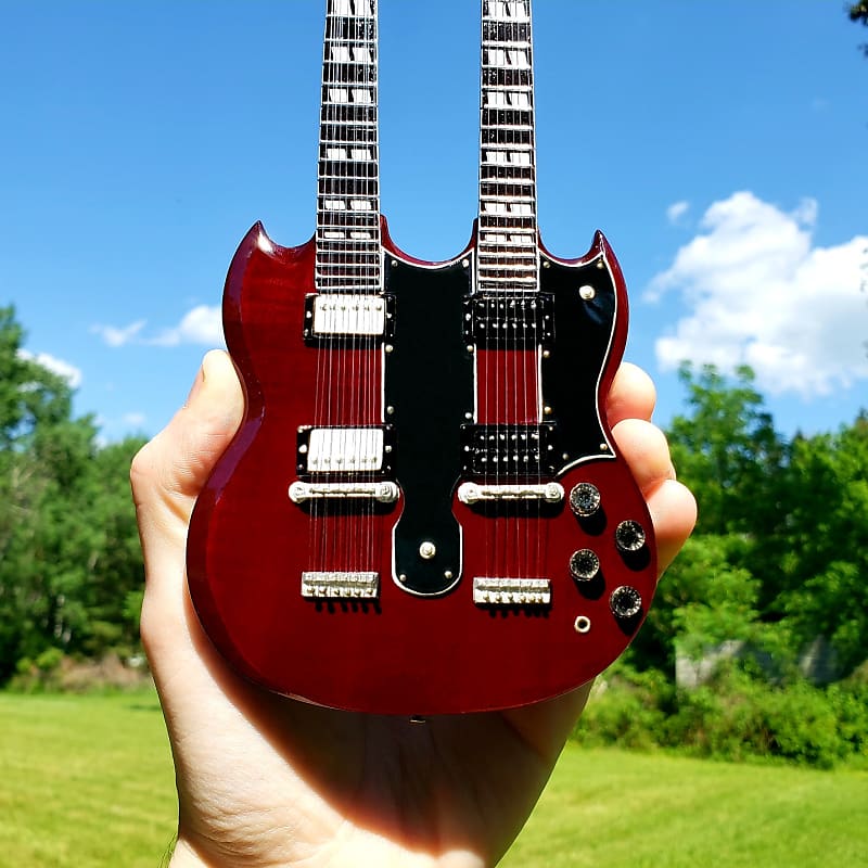 Axe Heaven Gibson SG EDS-1275 Doubleneck Cherry Mini Guitar Collectible imagen 1