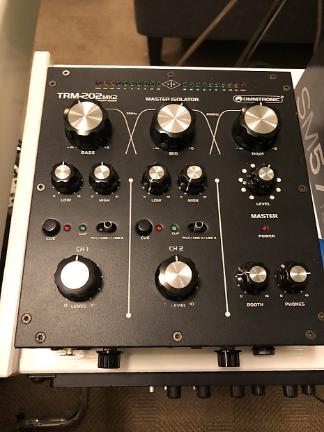 Omnitronic TRM-202 MK2 | Reverb