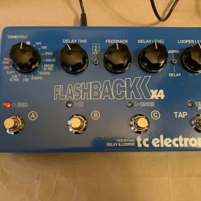 TC Electronic Flashback X4 Delay & Looper 2011 - 2019 - Blue  Excellent condition in box with Original Power Supply image 3