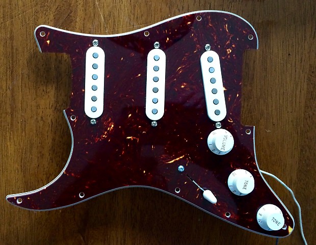 Left handed strat on sale pickups