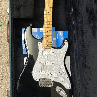 Fender Player Strat Polar White MN +Black Pickguard & Tex-Mex SSS