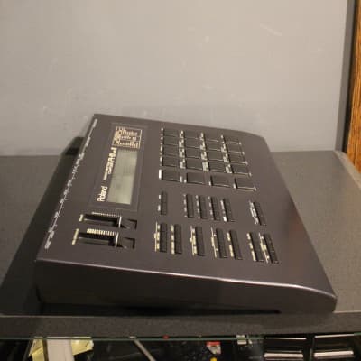 Roland R-8  Vintage Synth Explorer