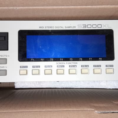 Akai S3000XL MIDI Stereo Digital Sampler 1996 - White