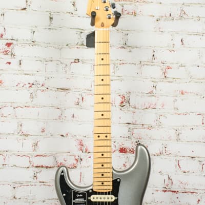 Fender - American Professional II Stratocaster® - Left-Handed Electric Guitar -  Maple Fingerboard - Mercury - w/ Deluxe Hardshell Case image 4