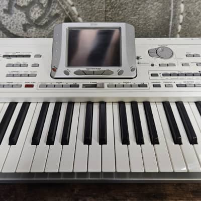 Korg Pa2X Pro 76-Key Professional Arranger Keyboard 2000s - Silver image 3