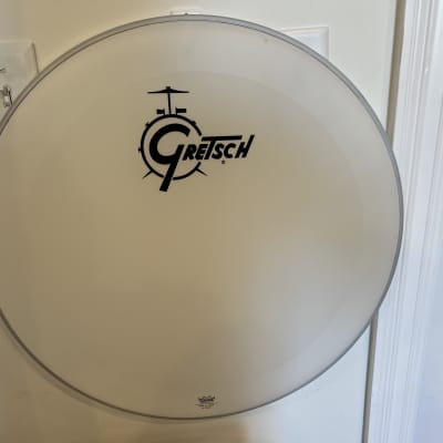 Gretsch 22” bass drum head  White/Blacm image 2
