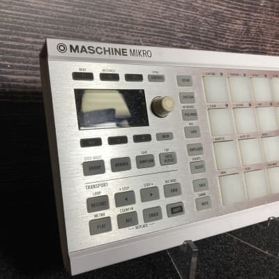 Native Instruments Maschine Mikro mkII Groove Production Studio (Miami Lakes, FL) image 2