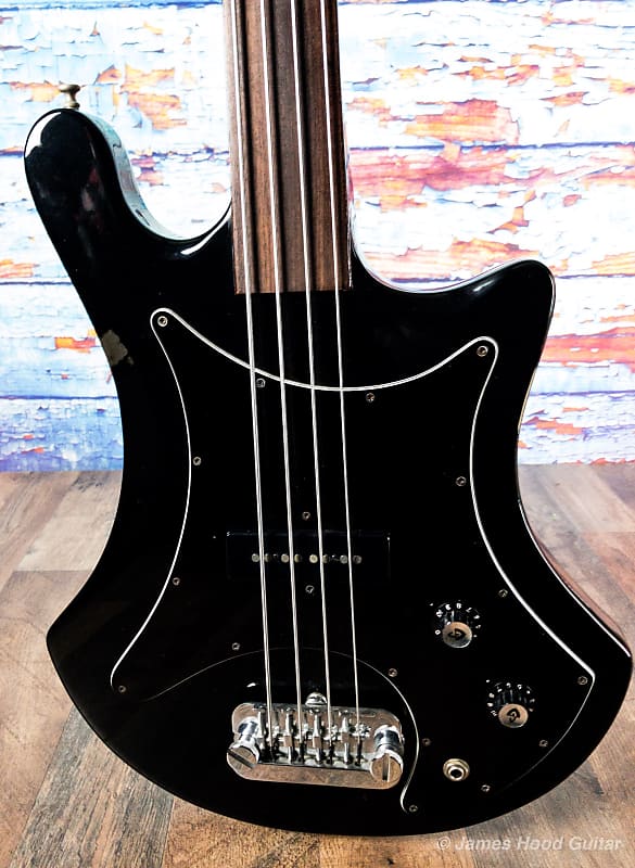 Guild B-301-F Fretless Bass 1979 Black image 1