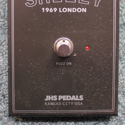 美品 貴重 JHS PEDALS Smiley ファズ ジミヘン ヴィンテージ 美品 貴重 JHS PEDALS Smiley ファズ ジミヘン ヴィンテージ