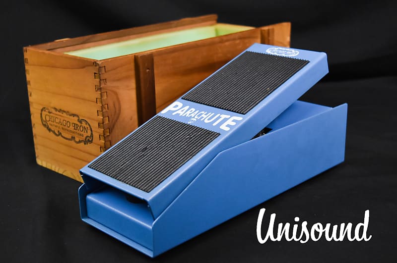 Chicago Iron Parachute Wah-Wah Guitar Pedal in Very Good