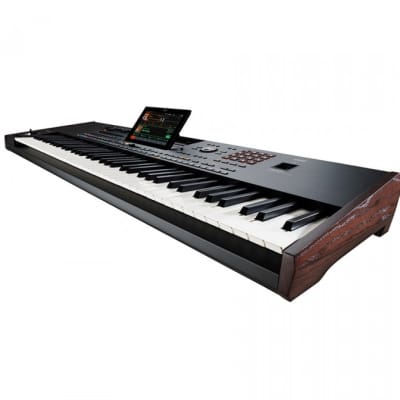 KORG PA5X 76 International Entertainer Keyboard