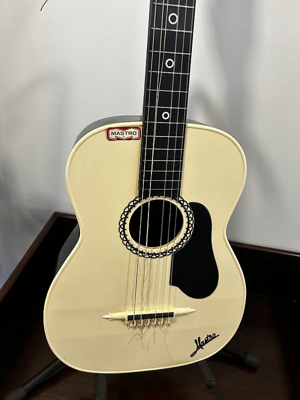 Maccaferri Showtime guitar 50s - Plastic | Reverb