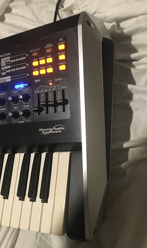 Roland V-Synth GT 61-Key Elastic Audio Synthesizer