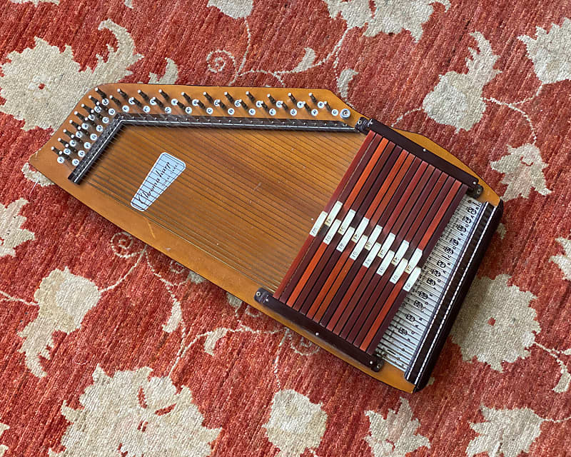 Tokai Gakki Chroma Harp Autoharp