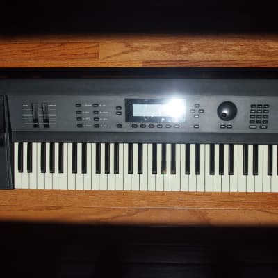Vintage Kurzweil K2000 Synthesizer Keyboard 2000s