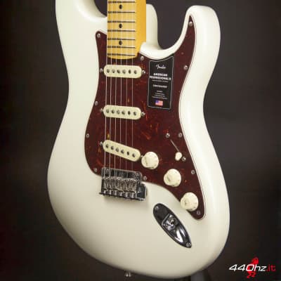 Immagine Fender American Professional II Stratocaster Maple Fretboard Olympic White - 2