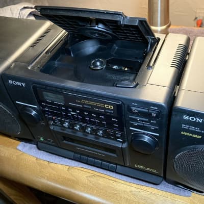 Sony Boombox Stereo Radio CFD-510 Mega Bass CD Cassette Deck Detachable Speakers image 2