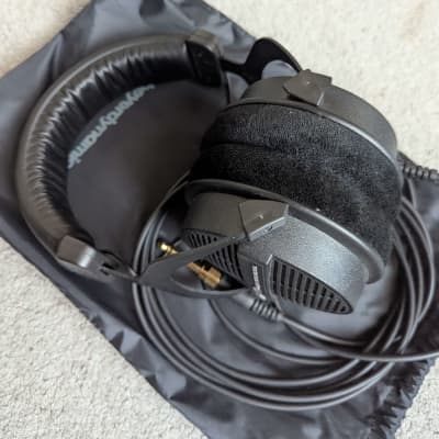 Beyerdynamic DT 990 Pro 250 Ohm Open-Back Over-Ear Monitoring Headphones Black Edition image 7