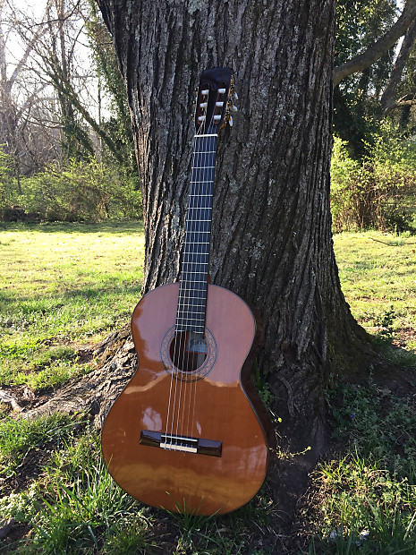 Jose ramirez sales r1 classical guitar