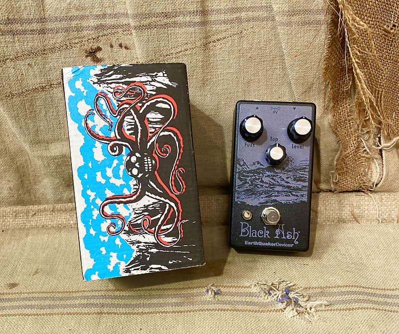 EarthQuaker Devices Black Ash