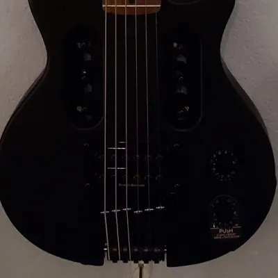 Traveler Guitar

 EG-1 Blackout

  Matte Black image 3