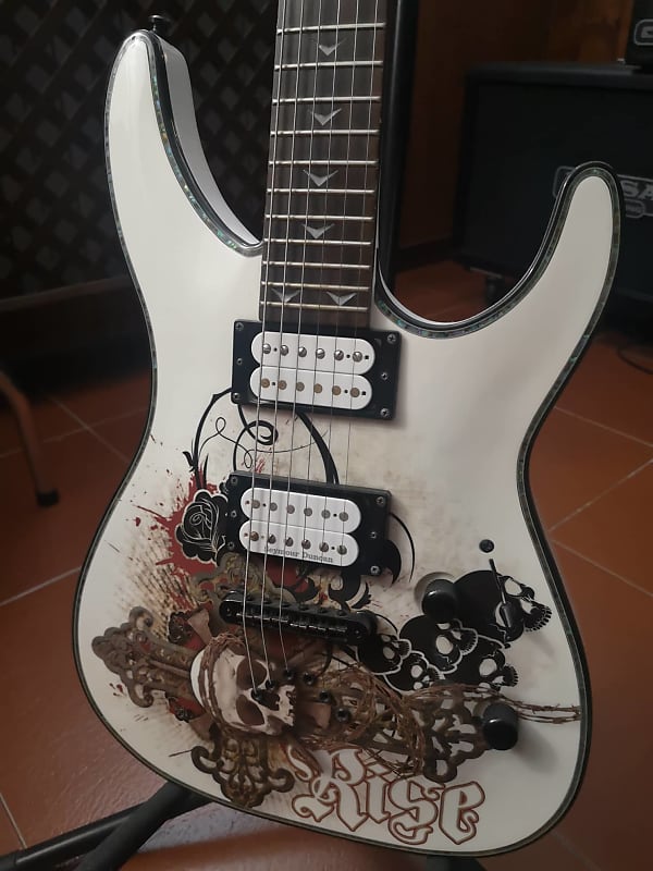 Dean Vendetta Resurrection Electric Guitar | Musician's Friend