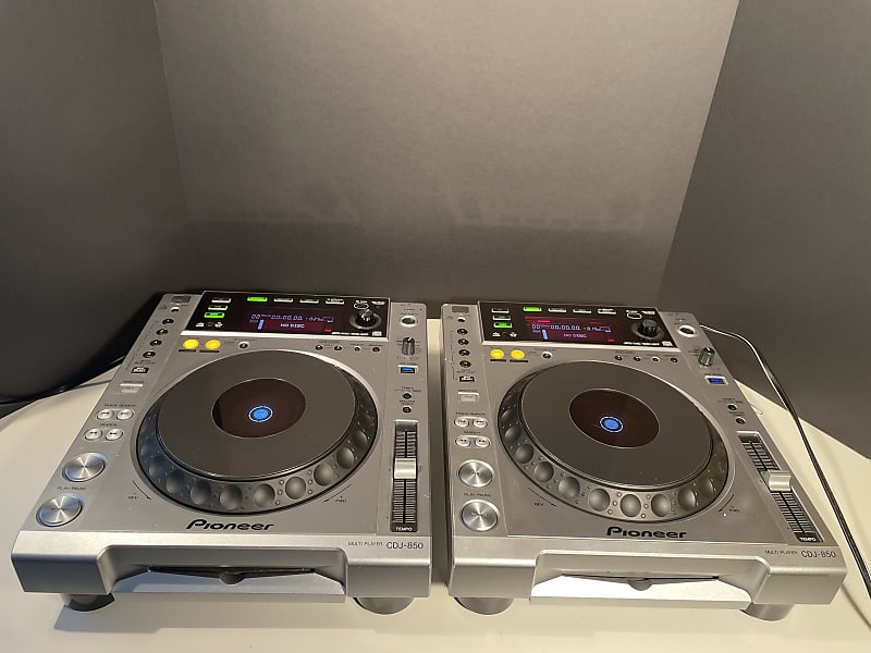 Pioneer CDJ 850 2010s - Silver