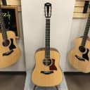 Taylor 510e Dreadnought Acoustic/Electric Guitar with Hardshell Case 2016 Natural