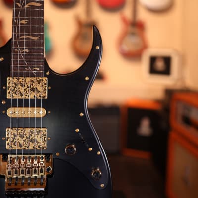 Ibanez Steve Vai Signature PIA3761 Electric Guitar - Onyx Black 5034 image 4