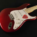 Fender American Special Stratocaster - Maple Fingerboard - Candy Apple Red 6235