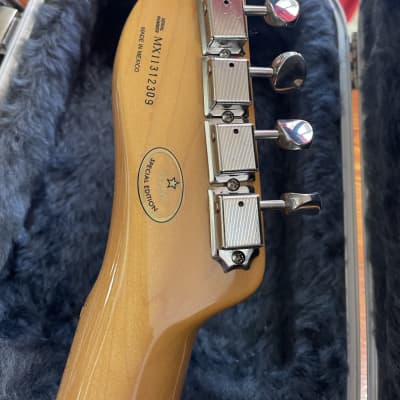 Fender Telecaster 2011 Special Edition Three Tone Sunburst image 3