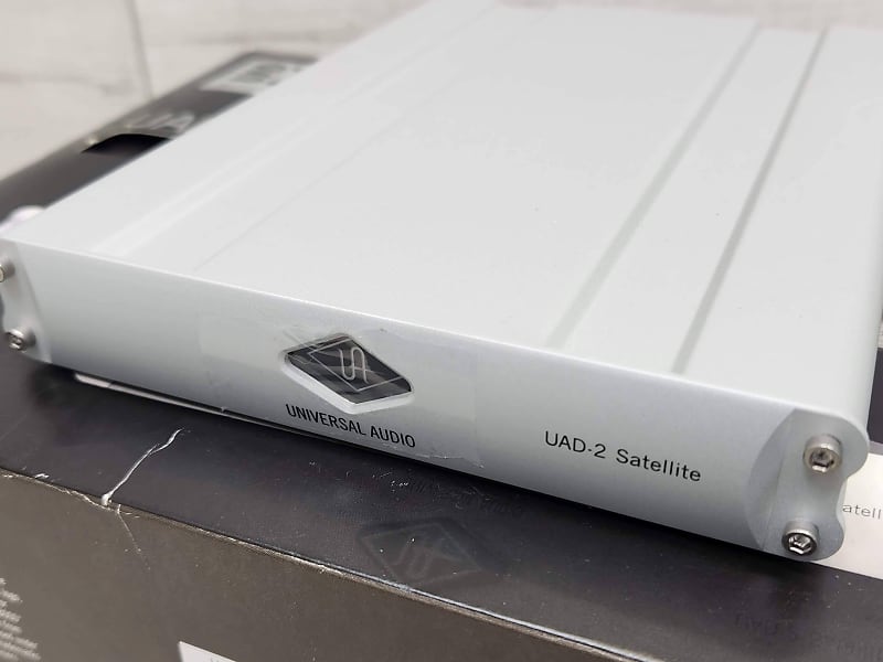 Universal Audio UAD-2 Satellite Quad Core Firewire Recording Interface /  Expander w/ Box