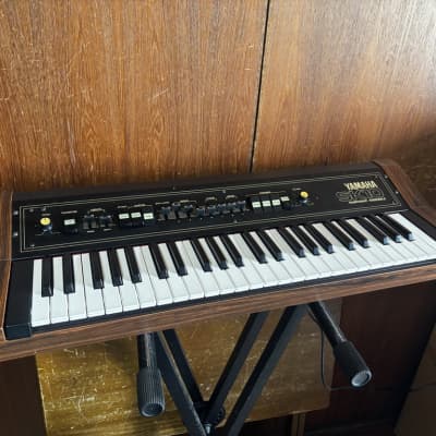 Yamaha SK10 combo-keyboards synthesizer, organ, brass and string w/ case