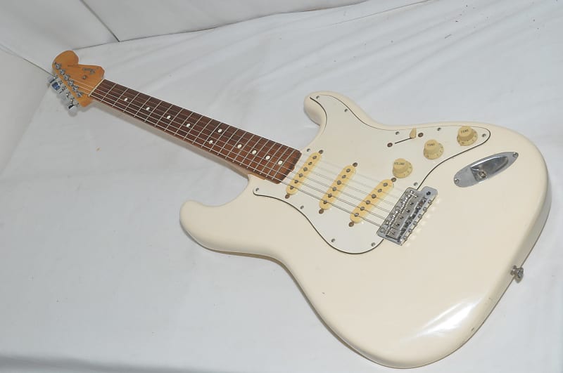 美品 名機fender japan stratocaster 1993-1994 Fender Japan STRATOCASTER 1993～1994 Electric Guitar Ref. No