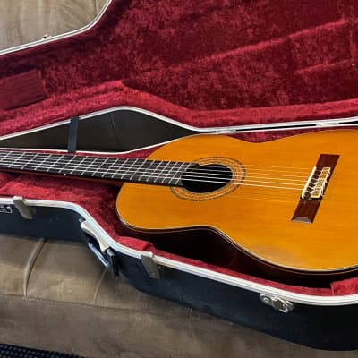 Richard Howell Concert Hand Crafted Classical Guitar,No-359 Butterfly Lady, Hiscox Liteflite Case 2001 Natural for sale