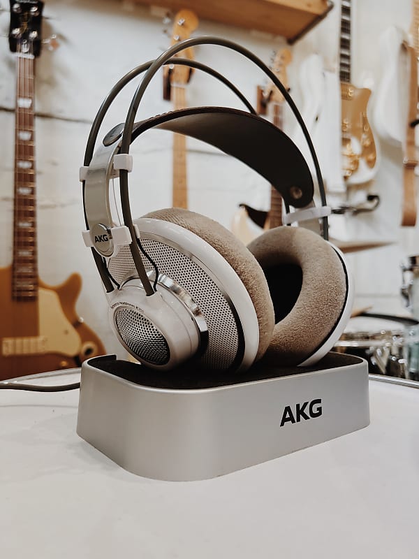 AKG AKG K 701 Ultra Reference Class Stereo Headphone Level 1 2020