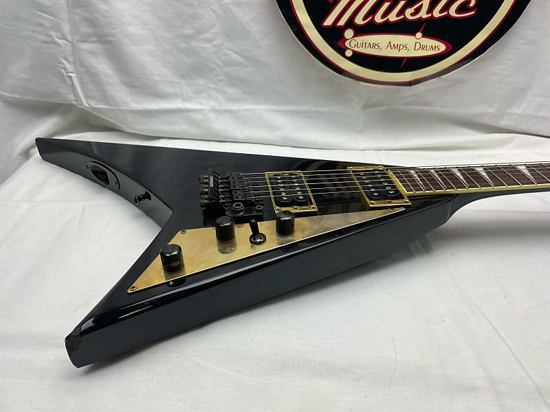 Fernandes JS-100 or JS-110 Rhoads Flying V Guitar with Gig