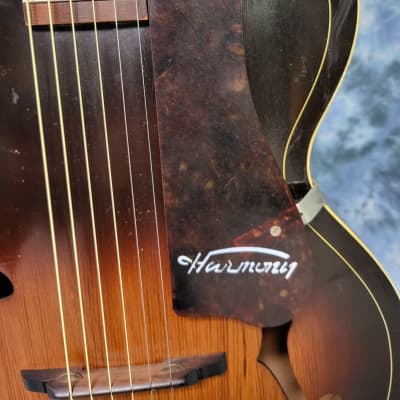 Harmony Vintage RARE 1948 Harmony H1215 Auditorium Archtop Guitar Faux Tiger Stripe Sunburst Soft Shell Case image 4