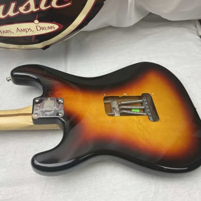 Fender Standard Stratocaster Guitar with Noiseless pickups - MIM Mexico 2003 - 3-Tone Sunburst / Maple neck image 19