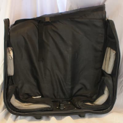Black Moda Accordion Trolley Soft Case 20" x 18" x 6" (50.75cm x 45.75cm x 15.25cm) image 2