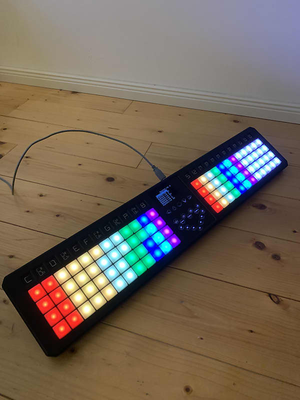 DTM・DAW TheoryBoard Thy333 The TheoryBoard Thy333 Is a MIDI Keyboard That Teaches Music