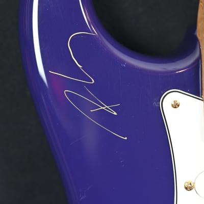 Fender Custom Shop Robert Cray Signature Stratocaster from 2006 in Violet with original hardcase image 7