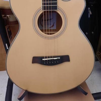 Westfield WF-200-SNCE Cutaway Electro-Acoustic Guitar Natural image 2
