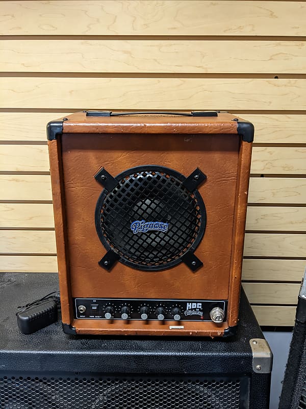 Pignose Hog-30 Recharging Portable Bass Amp Leather
